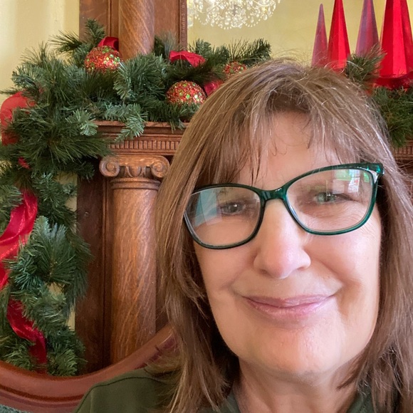 Meet your Posher, Lynne - Picture 3 of 10